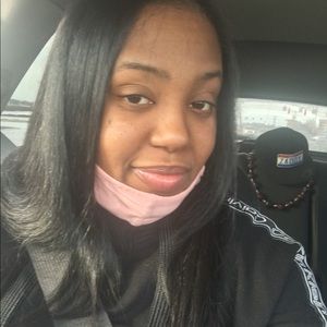 Meet your Posher, Candace